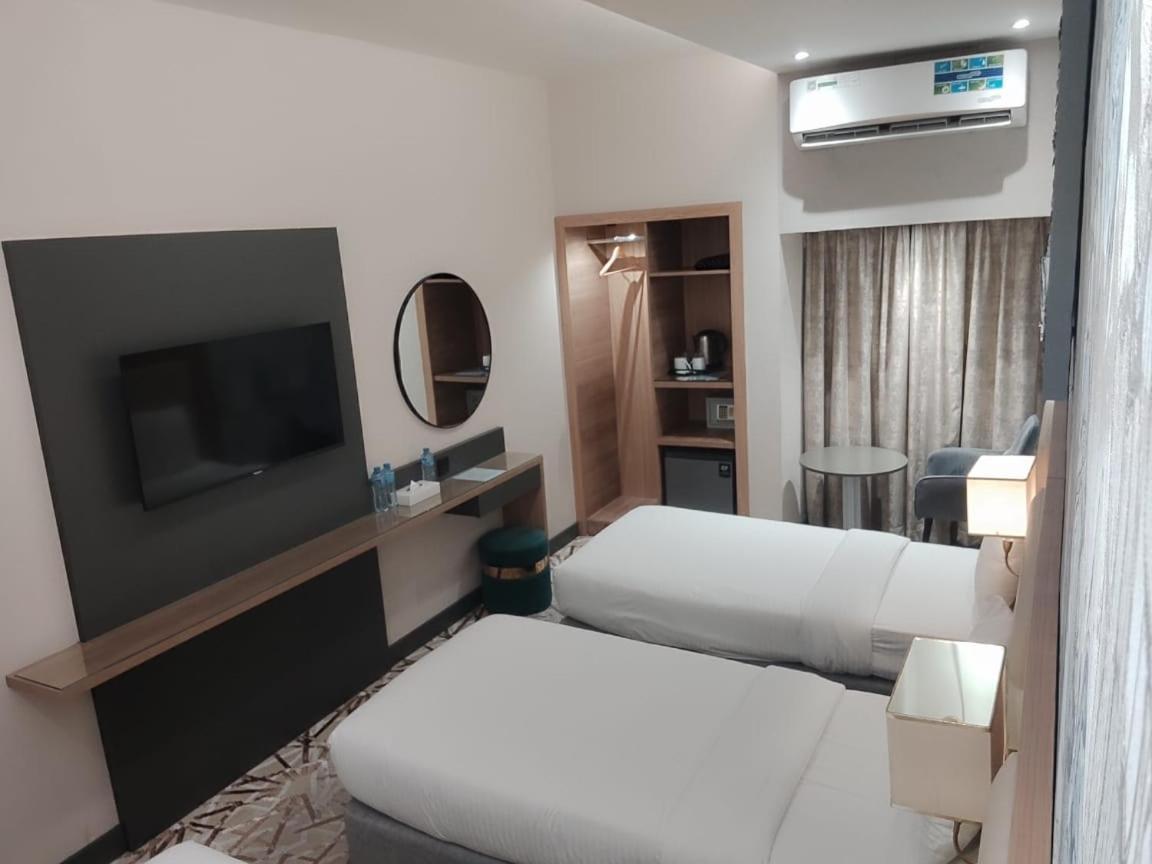 Sky Park Hotel Dubai Exterior photo