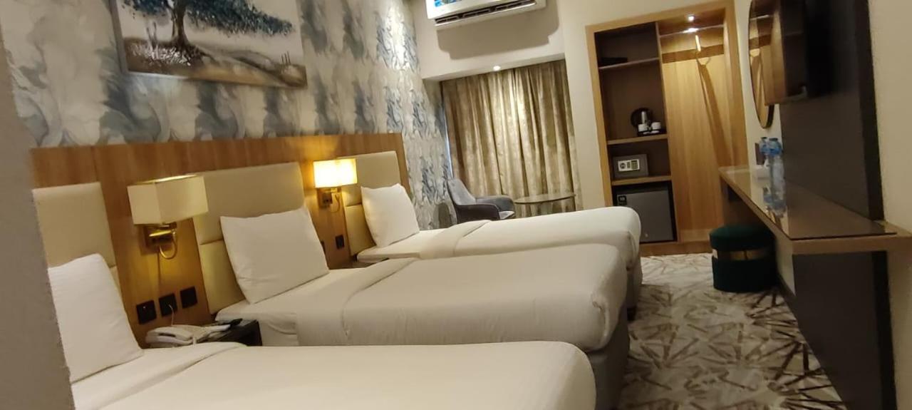 Sky Park Hotel Dubai Exterior photo