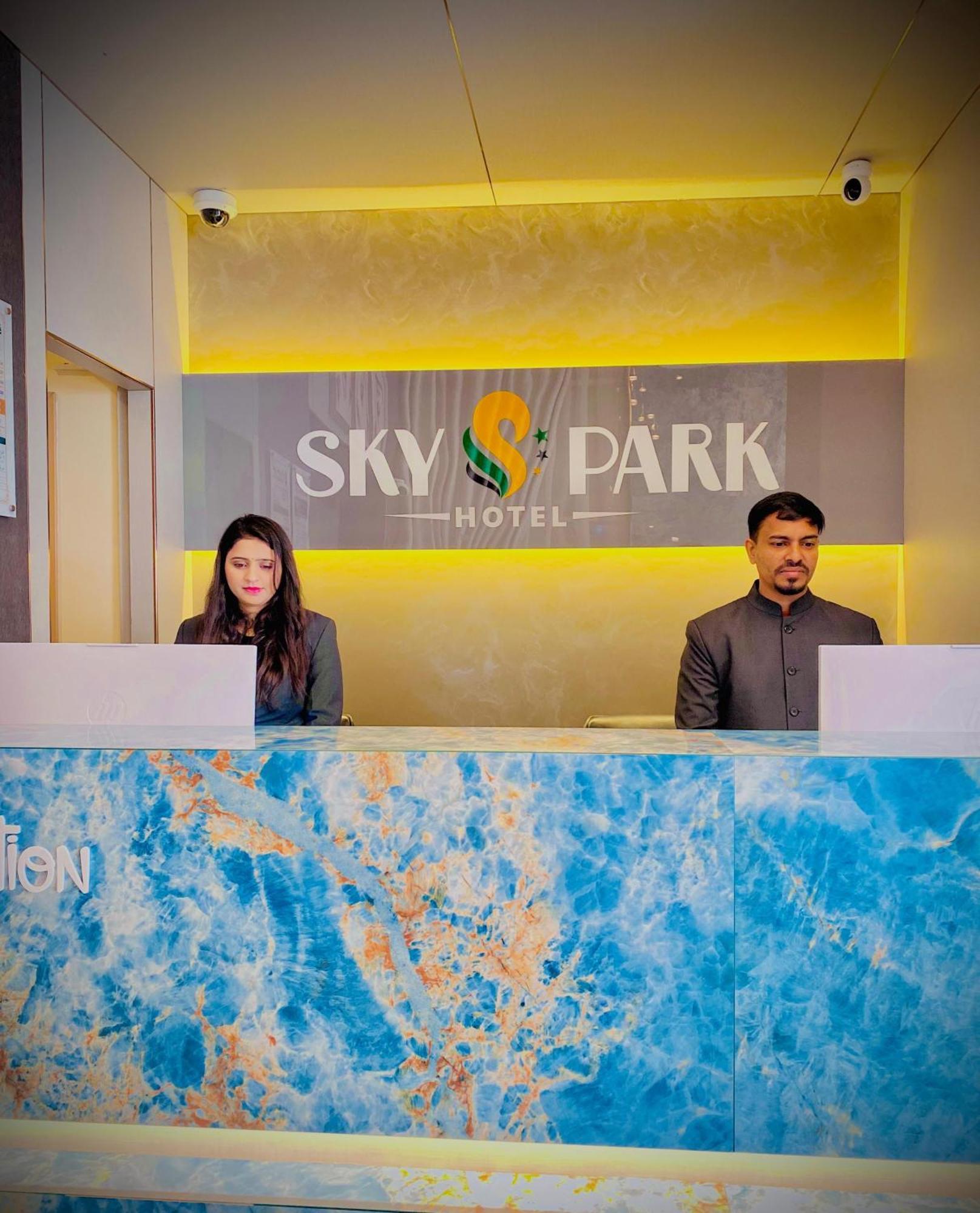 Sky Park Hotel Dubai Exterior photo